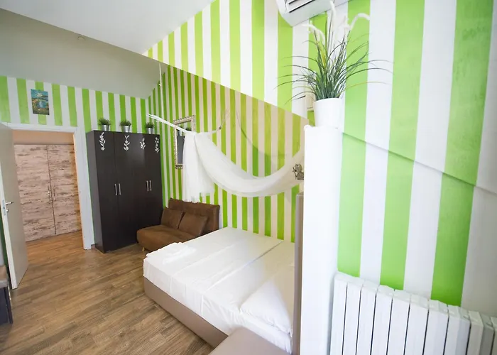 Amazing Attic Max 10 People With Parking & Wifi, Near To 3 Tram Lines And To The Metro - Well Connected To Airports And To The Train Station * 밀라노